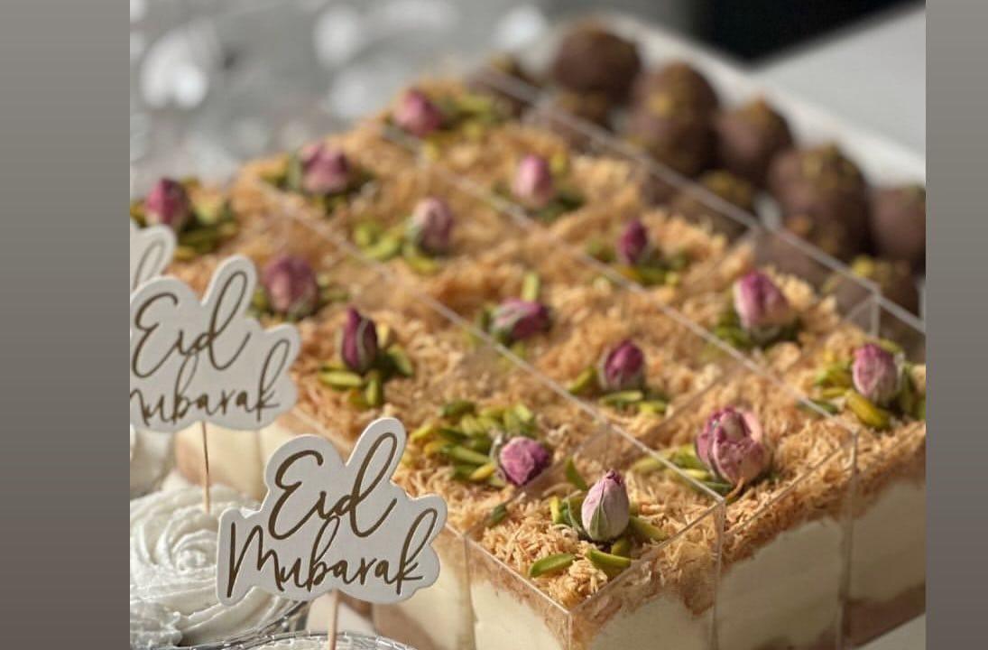 Eid Mubarak-desserter med pistage och rosenknoppar